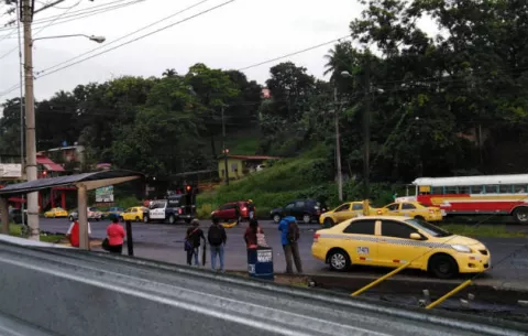 Ultiman de varios disparos a un taxista en el área de Cativá, en Colón