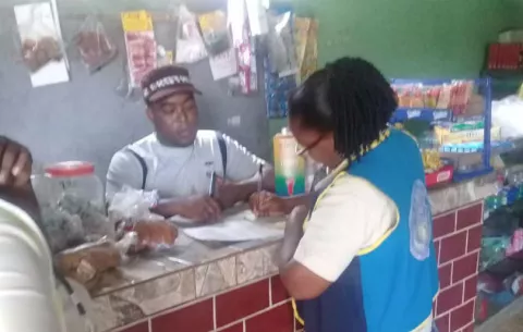 Encuentran negocios que evaden impuestos en Escobal de Colón