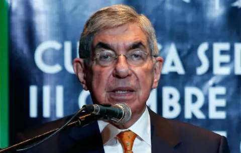 La Fiscalía acusa de prevaricato al expresidente y nobel de Paz Óscar Arias