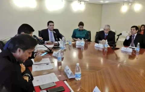 Esposa del ministro Eduardo Carles, a un paso de ser directora del Ifarhu