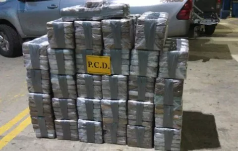 Cerca de Punta Burica, ticos decomisan 4,672 kilos de cocaína 