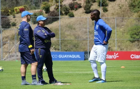 'Bolillo' Gómez gana  su primer partido tras regreso a Ecuador