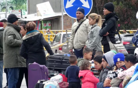 Ecuador elimina la exigencia de pasaporte para niños y adolescentes venezolanos