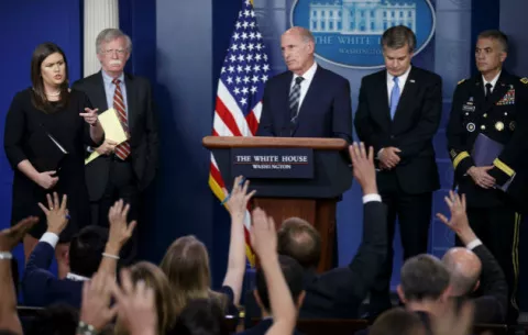 Inteligencia de Trump denuncia campaña rusa para "debilitar" a E.U.