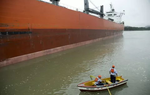 Muere trabajador del Canal de Panamá en las esclusas de Gatún