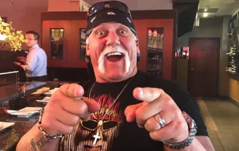 Hulk Hogan anuncia que algo especial se avecina... ¿volverá a pelear?