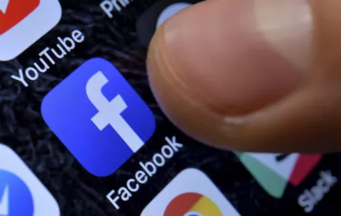 Uruguay activa 'Línea Verde 9-1-1' para combatir fake news