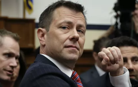 El FBI despide a un agente que envió mensajes anti Trump 