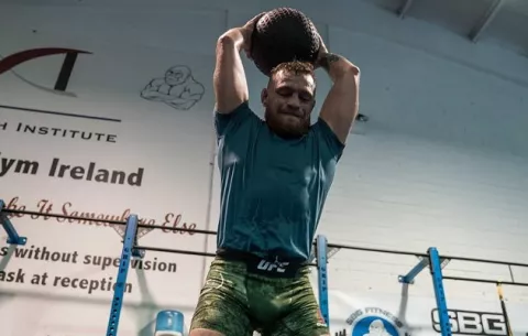 Conor McGregor rechaza amable oferta de Floyd Mayweather