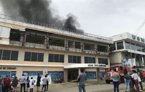 Incendio en la Universidad Latina de la ciudad de Santiago