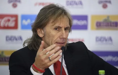 Ricardo 'El Tigre' Gareca renueva contrato con Perú