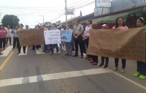 Decretan paro en escuela de Chitré por guano de murciélago