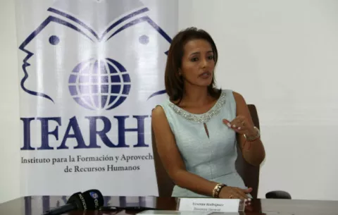 Directora del Ifarhu anuncia su postulación a diputada por Arraiján