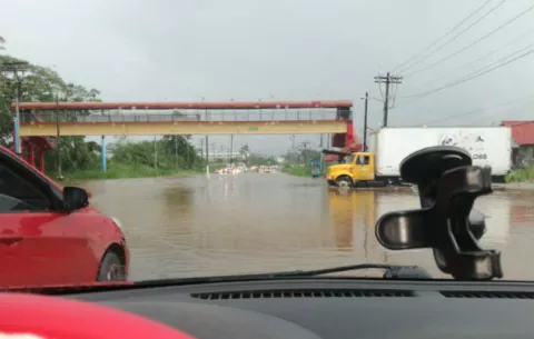 Cerca de 20 viviendas afectadas por las lluvias y caída de árboles en Colón