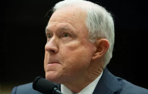 Trump arremete contra el fiscal general no entiende lo que ocurre en su agencia