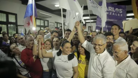Blandón se postula a precandidato a la Presidencia por el Panameñismo