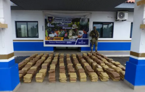 Decomisan más de 700 paquetes de droga en Los Santos