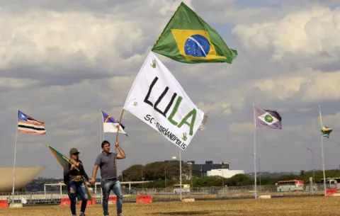 Inscriben candidatura presidencial de Lula por Partido de los Trabajadores