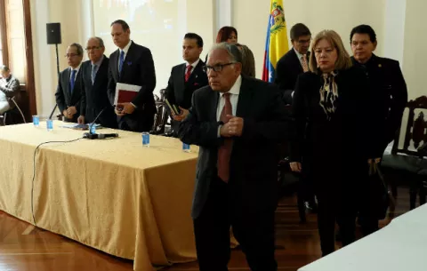 Tribunal en el exilio condena a más de 18 años a Maduro por corrupción