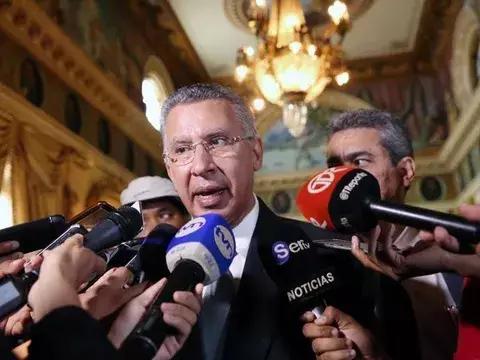 Doctor Alfredo Martiz presenta su renuncia como director de la CSS