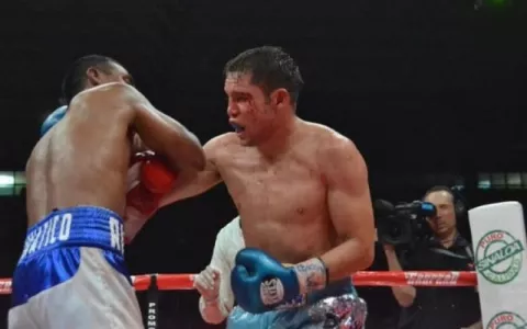 Mexicano Carlos Cuadras se impone al panameño Ricardo “Matemático” Núñez