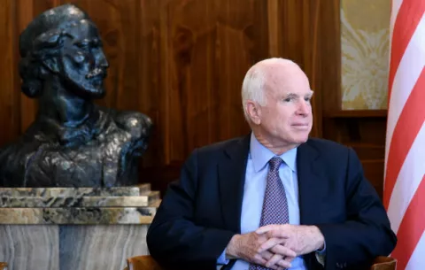 Muere el senador republicano John McCain, excandidato presidencial en 2008
