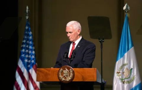 Pence aborda con el Vaticano crisis de Nicaragua y alaba rol de la Iglesia