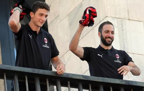 Higuaín llega al Milan para devolverlo al lugar que se merece