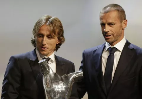 Técnico portugués molesto por premio a Modric