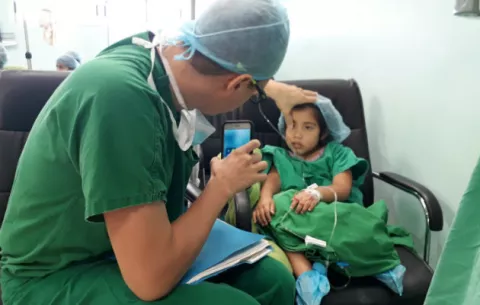 En Chitré, operan a más de 200 niños con problemas de visión