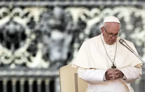 [Video] Obispo de Texas apoya "acusaciones" del exnuncio de EEUU y pide investigación