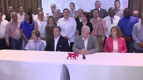 Ernesto Pérez Balladares propone Asamblea de representantes apoyado de Juan Carlos Navarro