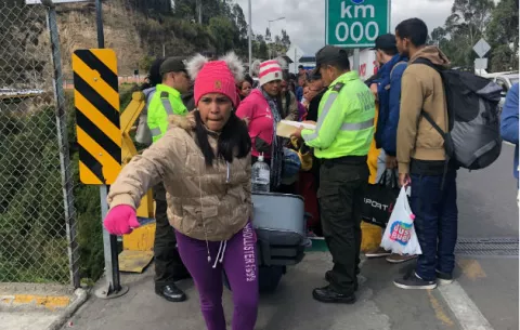 Tribunal ecuatoriano anula exigencia de pasaporte a venezolanos