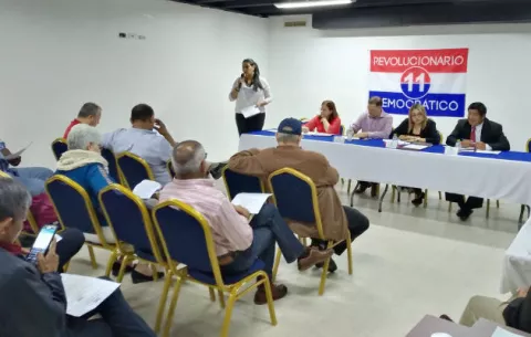Medio millón de afiliados votarán en las primarias del PRD