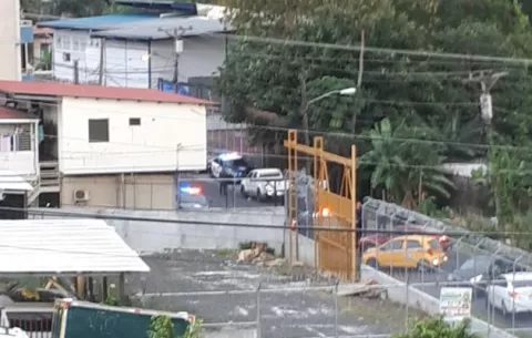 Detienen e imputan cargos a sujeto por homicidio y robo en Pueblo Nuevo 
