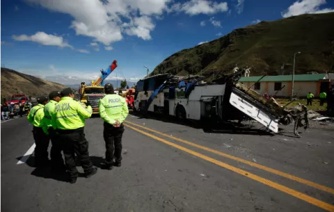 Autobús accidentado en Ecuador llevaba marihuana oculta en el piso 