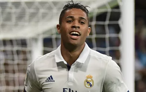 Mariano Díaz regresa al Real Madrid,  un año después
