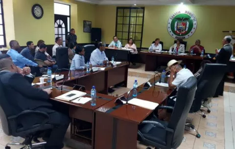 Concejales recibirán aumento de 500 dólares a partir de 2019