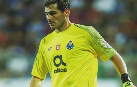 Casillas ayuda a un tuitero  que quería ponerle Iker a su hijo