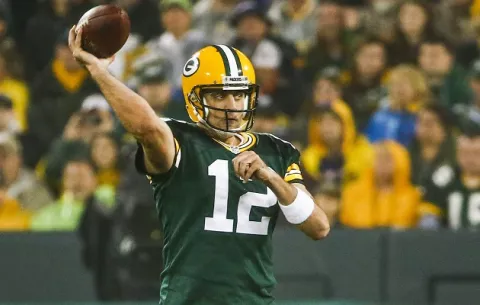 Aaron Rodgers le da su apoyo a LeBron James, tras ataques de Donald Trump