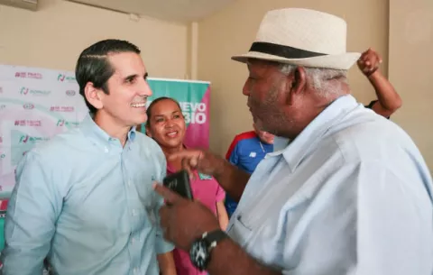 Rómulo Roux