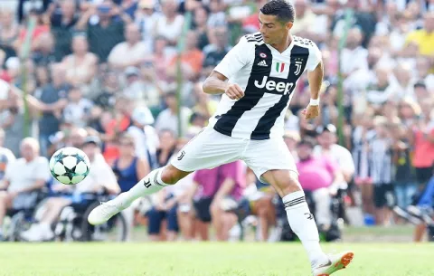 Cristiano Ronaldo anota en su debut con la Juventus