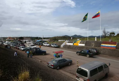 Un juez ordena cerrar la frontera a venezolanos en el norte de Brasil