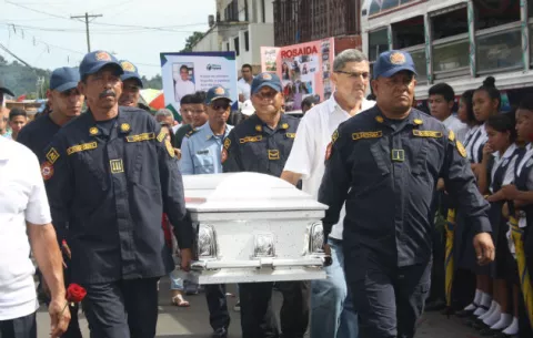 Con honores despiden a Rosaida, la estudiante de la UTP atropellada