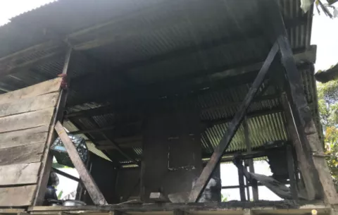 Hombre casi muere calcinado en Bocas al explotar tanque de gas 