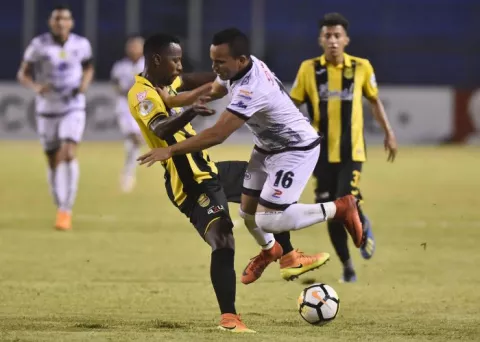 Tauro hizo la machada y eliminó al Real España en Honduras