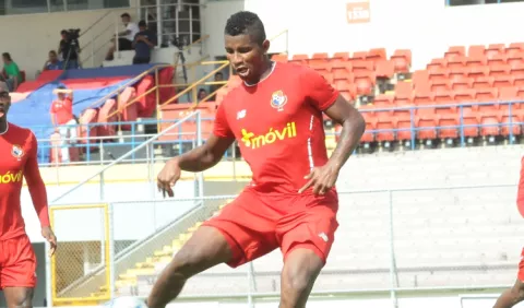 Fidel Escobar afirma que llega con hambre de jugar