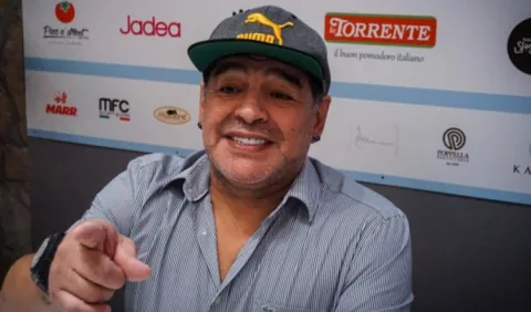 Diego Maradona es el nuevo técnico de Dorados en México