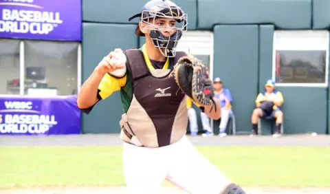 Equipo de béisbol del colegio Segundo Familiar Cano solo piensan en el oro 