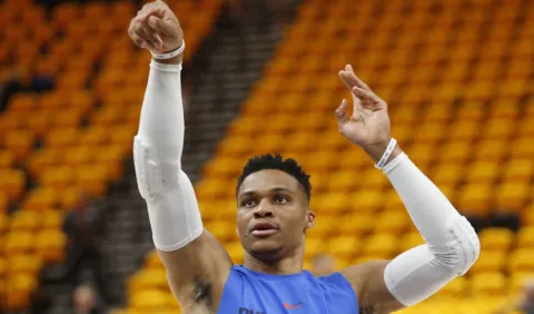 Westbrook pasó por el quirófano y está en dudas para iniciar la temporada